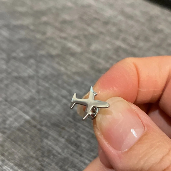 Airplane ✈️ Travel Stud Earrings Small Size - Picture 4 of 10
